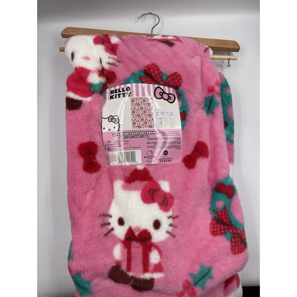 Hello Kitty Pink Christmas Wreath Ultra Fine Faux Fur Throw 50x70 NWT-Fast Ship!